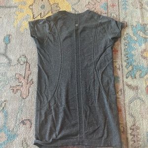Gray Lululemon short sleeve top